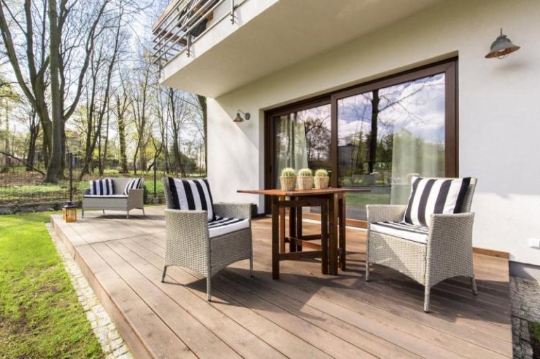 Les meilleures techniques de pose de terrasse à Toufflers