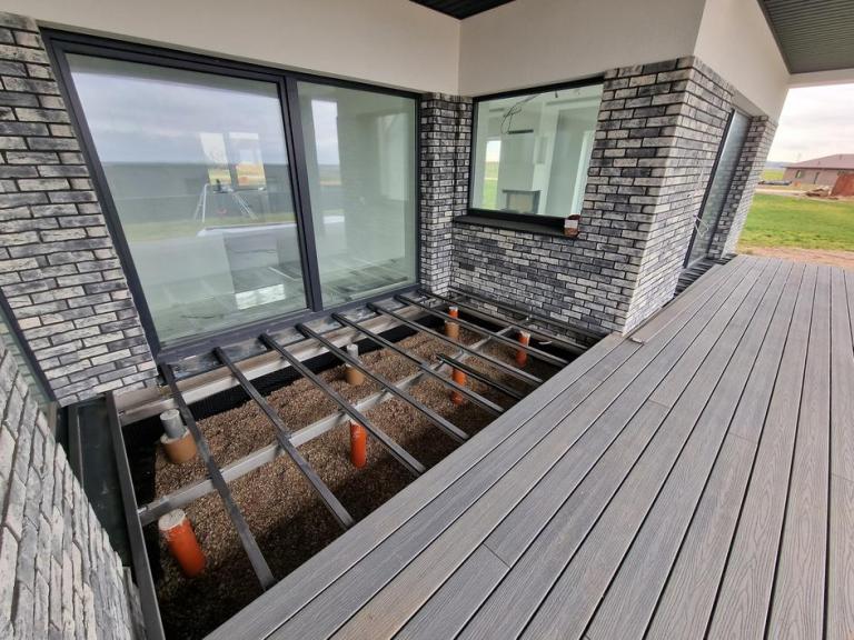 Pourquoi envisager une rénovation de terrasse à Lys-lez-Lannoy ?
